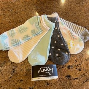 6 Assorted Pair of Densley & Co Ladies Socks - No Show Retail: $18